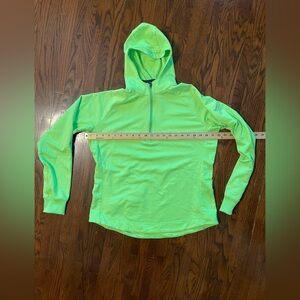 Nike therma fit running 1/4 zip hoodie.  Vizio green. size XL.